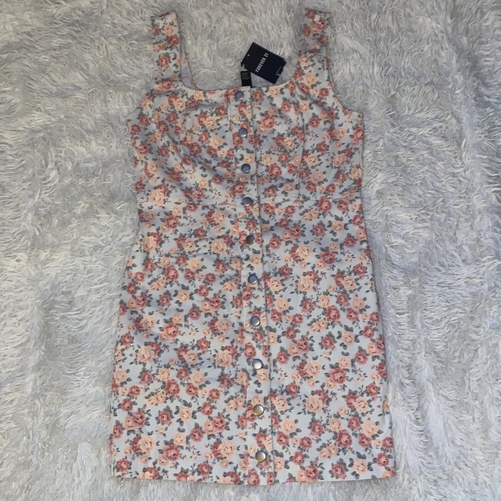 NWT Forever 21 snap dress